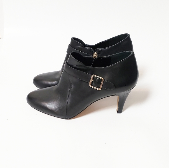 VINCE CAMUTO VONILESA Leather Booties Size 8.5 - Picture 4 of 8